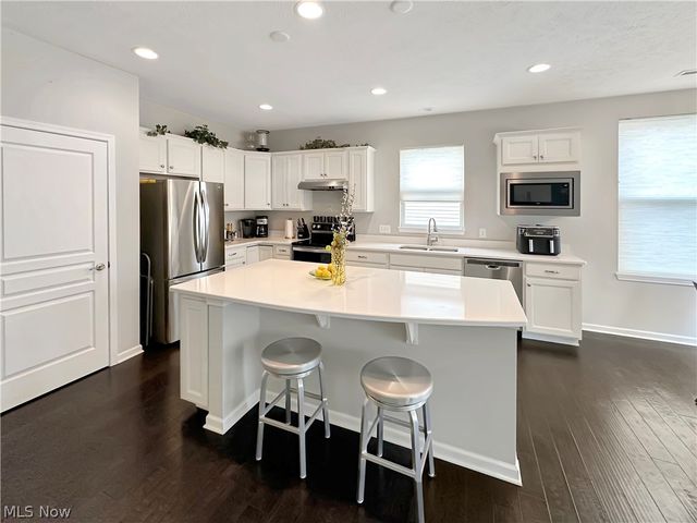 502 Arbor Lane, Copley, OH 44321