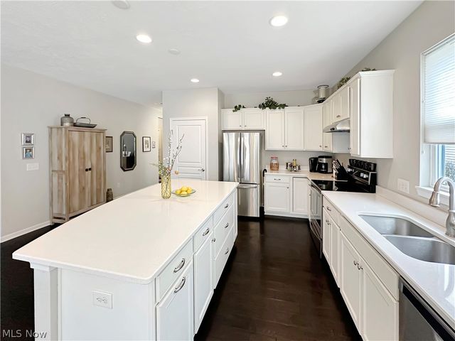 502 Arbor Lane, Copley, OH 44321