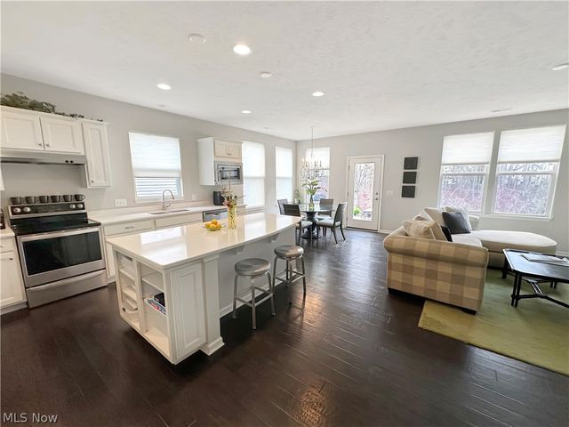 502 Arbor Lane, Copley, OH 44321