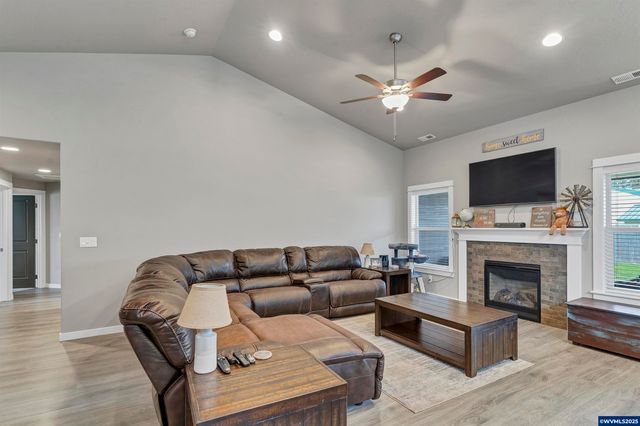 2218 Woodcock Av, Stayton, OR 97383