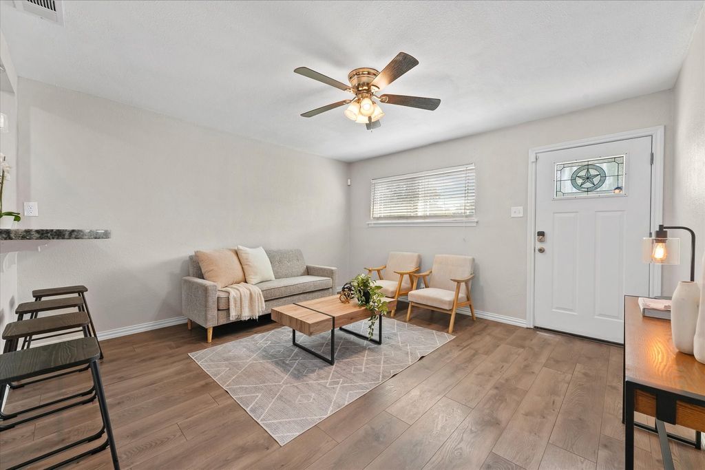 1900 Alan A Dale Road, Arlington, TX 76013 — photo 2