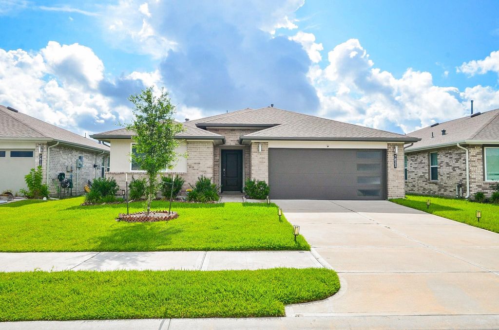 7823 Brushwood Drive, Rosharon, TX 77583