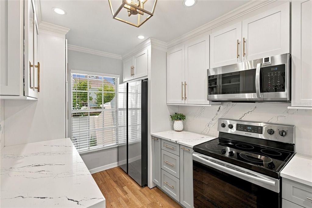 Image 13 of property listing at 5222 S RUSSELL STREET 26, Tampa, FL 33611