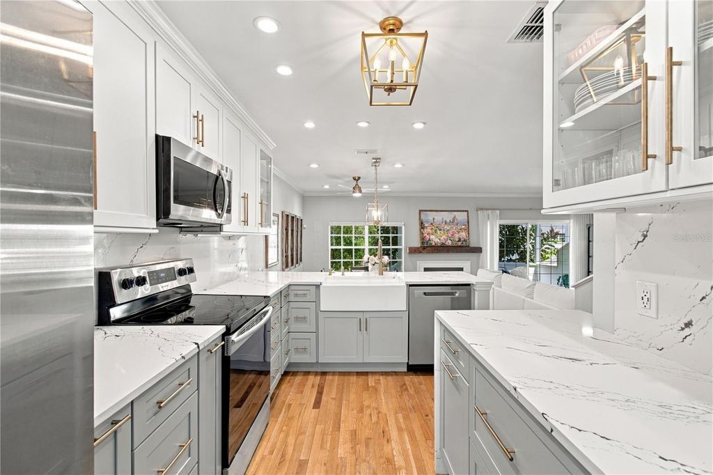 Image 15 of property listing at 5222 S RUSSELL STREET 26, Tampa, FL 33611
