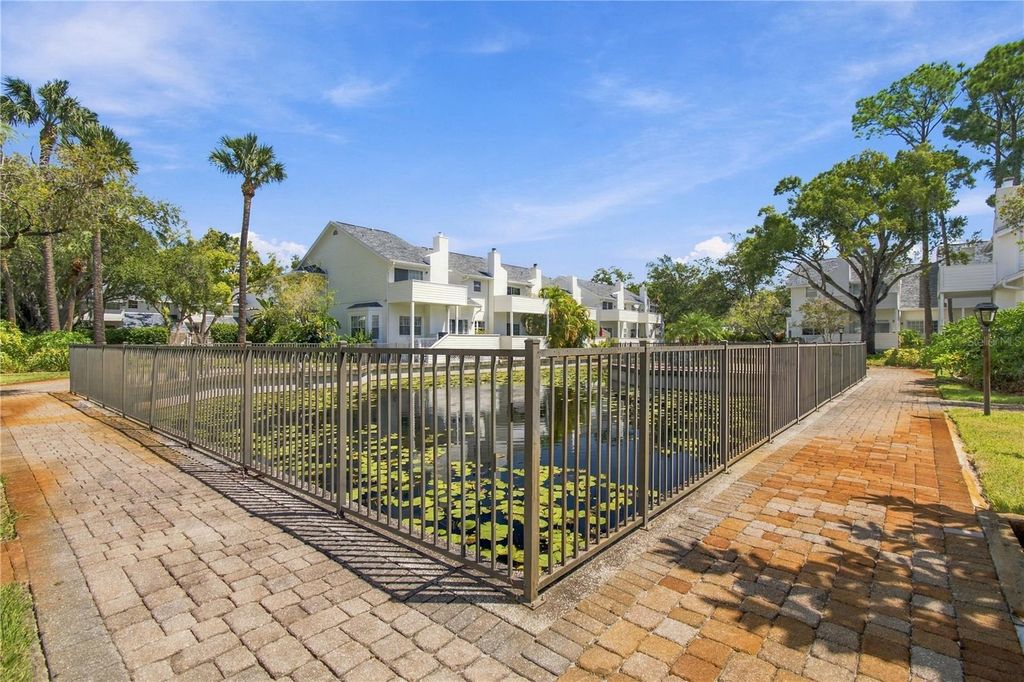 Image 63 of property listing at 5222 S RUSSELL STREET 26, Tampa, FL 33611