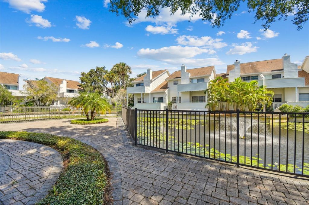 Image 64 of property listing at 5222 S RUSSELL STREET 26, Tampa, FL 33611