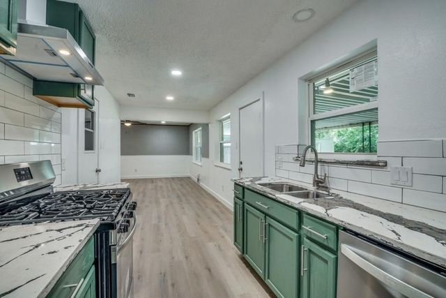 822 Milky Way, Garland, TX 75040