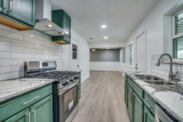 822 Milky Way, Garland, TX 75040