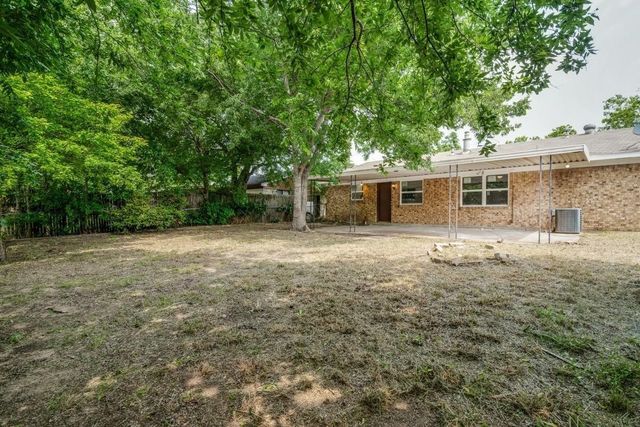 822 Milky Way, Garland, TX 75040
