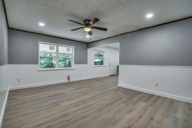 822 Milky Way, Garland, TX 75040