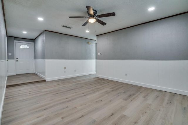 822 Milky Way, Garland, TX 75040