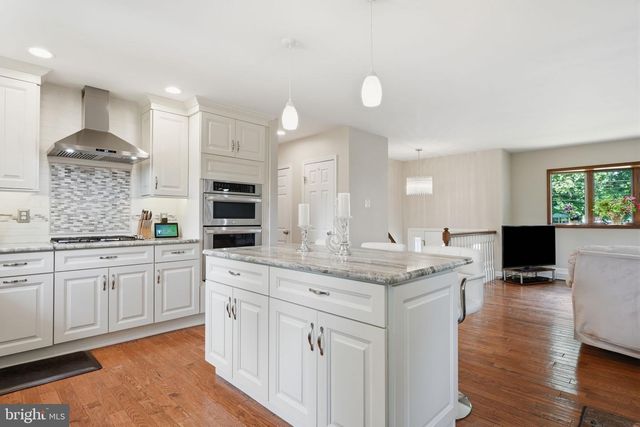 688 FAIRFIELD DR, Warminster, PA 18974