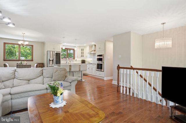 688 FAIRFIELD DR, Warminster, PA 18974