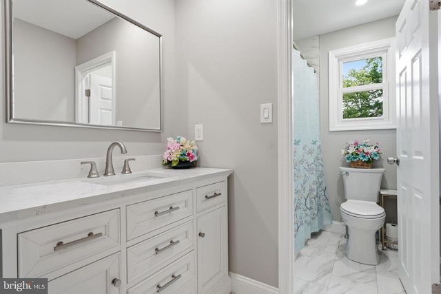 688 FAIRFIELD DR, Warminster, PA 18974