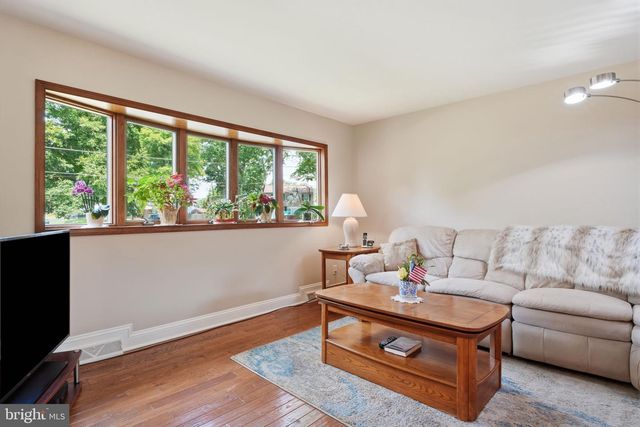 688 FAIRFIELD DR, Warminster, PA 18974