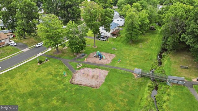688 FAIRFIELD DR, Warminster, PA 18974