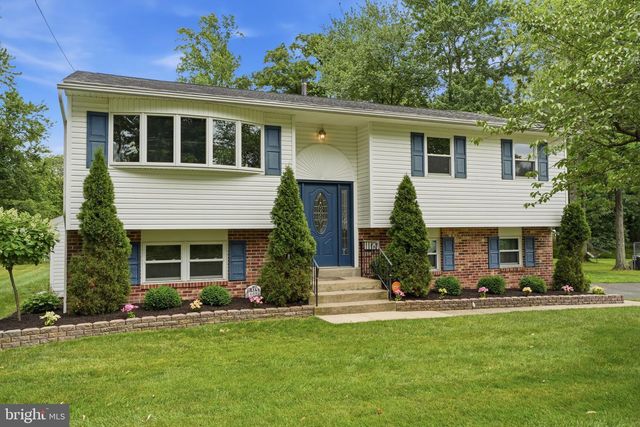 688 FAIRFIELD DR, Warminster, PA 18974
