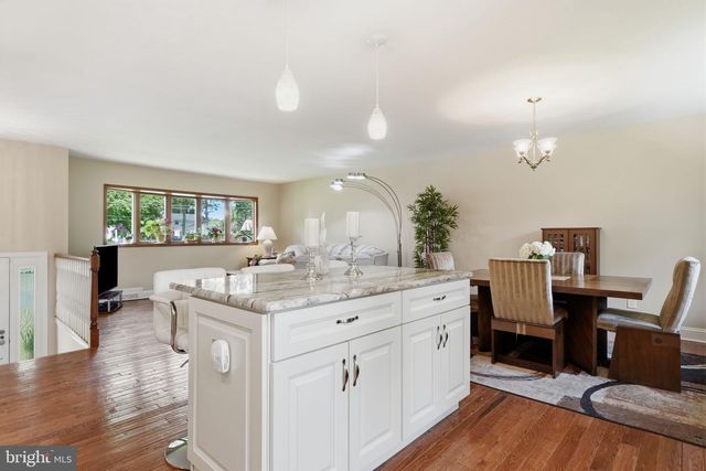 688 FAIRFIELD DR, Warminster, PA 18974