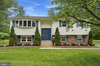 688 FAIRFIELD DR, Warminster, PA 18974
