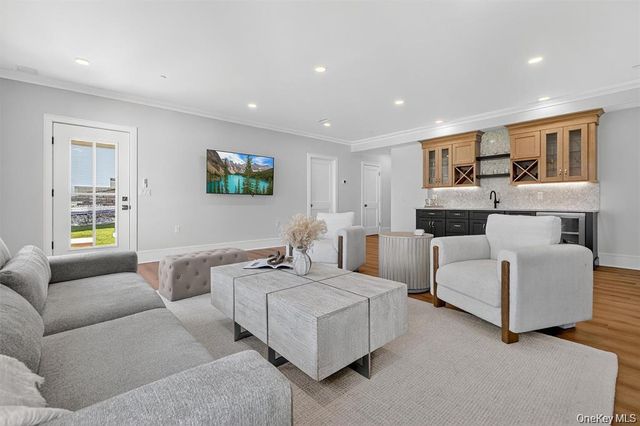 1822 Soundview Court, Yorktown Heights, NY 10598