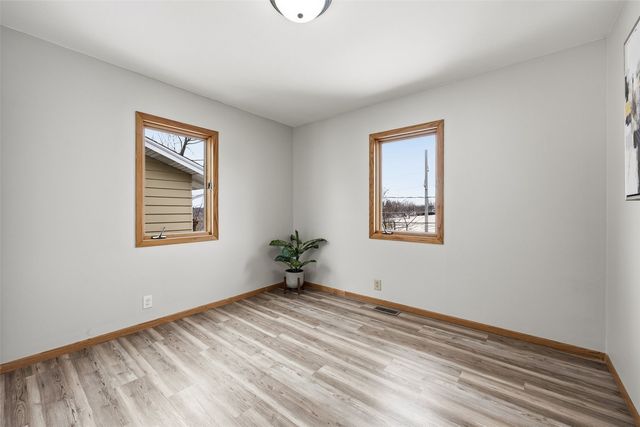 1100 18th Street NW, Cedar Rapids, IA 52404