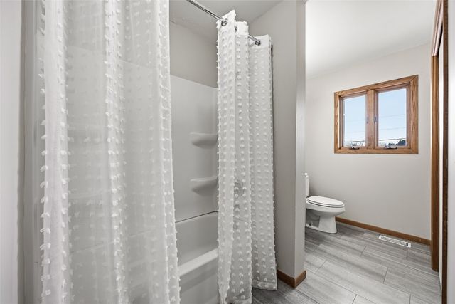 1100 18th Street NW, Cedar Rapids, IA 52404