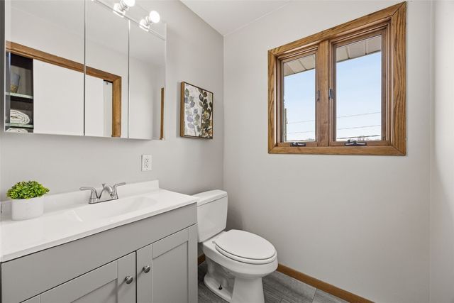 1100 18th Street NW, Cedar Rapids, IA 52404