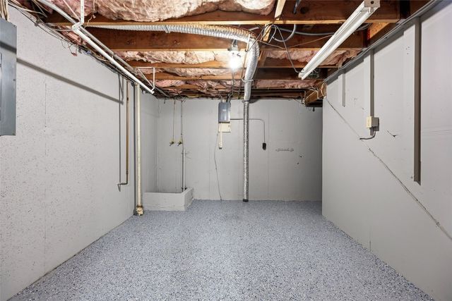 1100 18th Street NW, Cedar Rapids, IA 52404