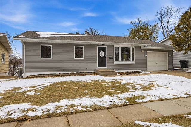 1100 18th Street NW, Cedar Rapids, IA 52404