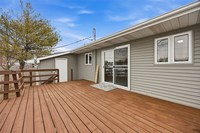 1100 18th Street NW, Cedar Rapids, IA 52404