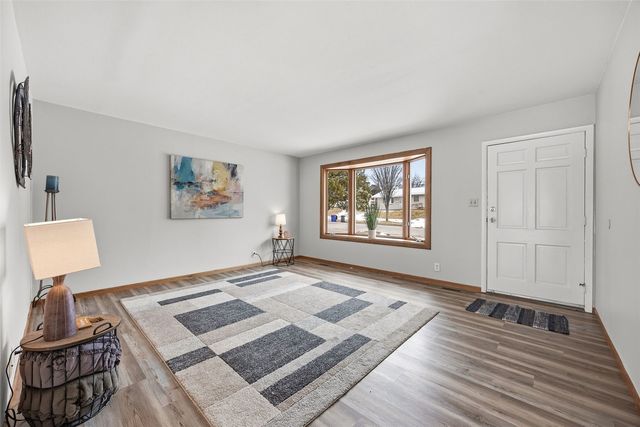 1100 18th Street NW, Cedar Rapids, IA 52404