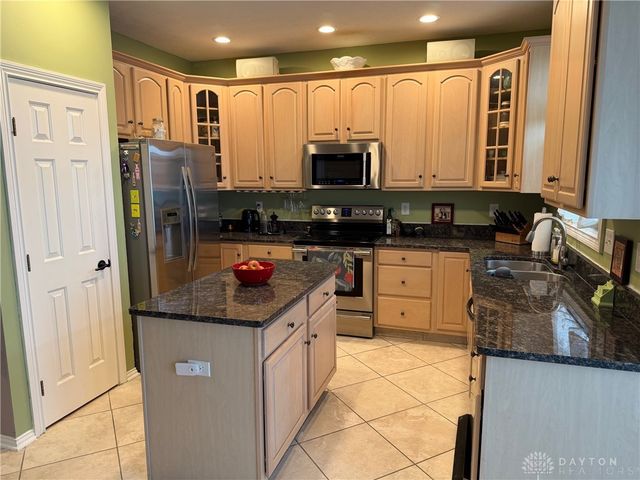 1629 Sunnington Grove Drive, Washington Twp, OH 45458