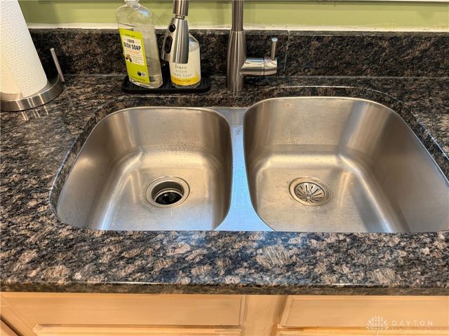 1629 Sunnington Grove Drive, Washington Twp, OH 45458