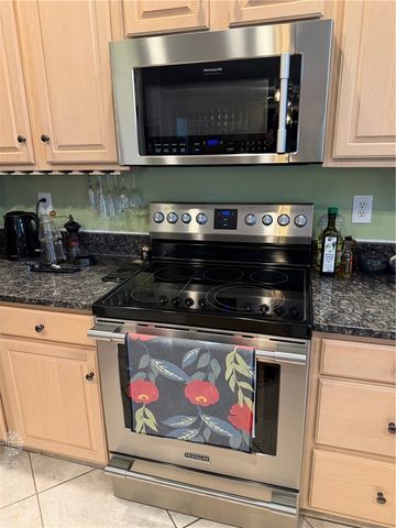 1629 Sunnington Grove Drive, Washington Twp, OH 45458