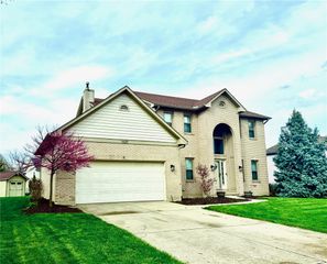 1629 Sunnington Grove Drive, Washington Twp, OH 45458
