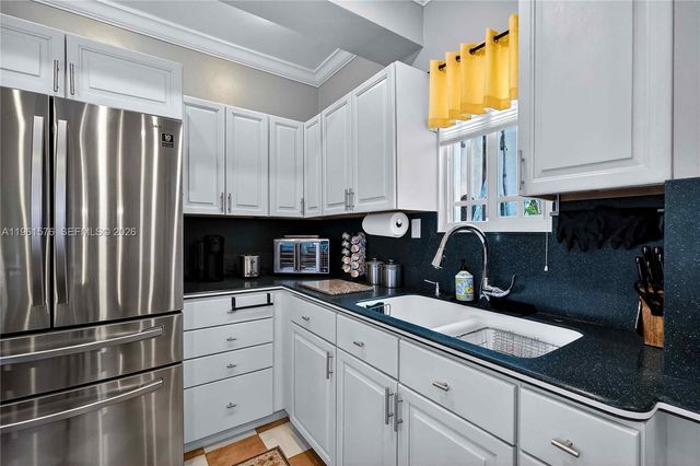 3719 Sheridan Ave, Miami Beach, FL 33140