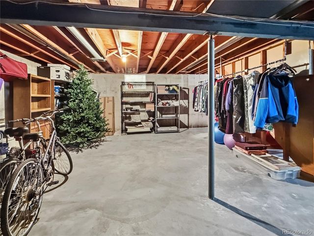 2170 S Flower Way, Lakewood, CO 80227