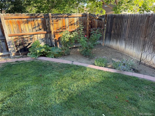 2170 S Flower Way, Lakewood, CO 80227