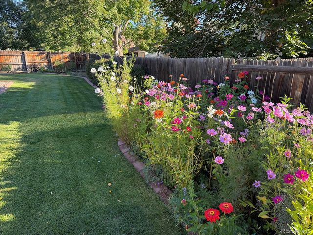 2170 S Flower Way, Lakewood, CO 80227