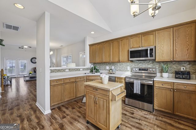 2365 Suwanee Pointe Drive, Lawrenceville, GA 30043