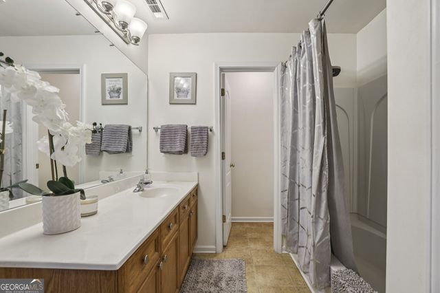 2365 Suwanee Pointe Drive, Lawrenceville, GA 30043