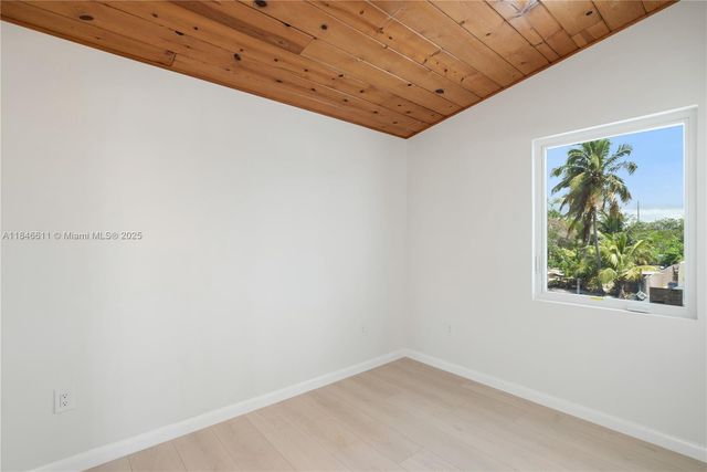 415 Big Pine Rd, Key Largo, FL 33037