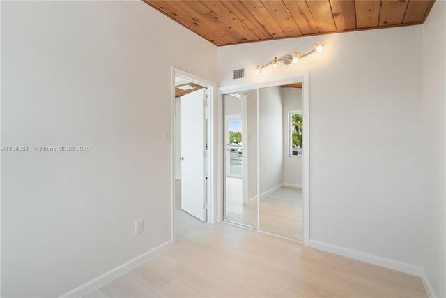 415 Big Pine Rd, Key Largo, FL 33037