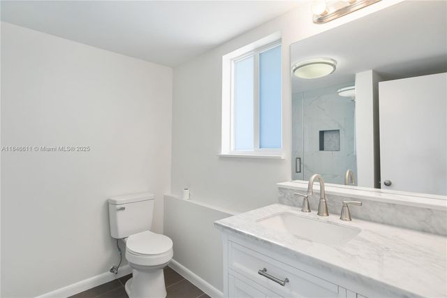 415 Big Pine Rd, Key Largo, FL 33037