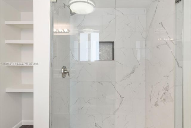 415 Big Pine Rd, Key Largo, FL 33037