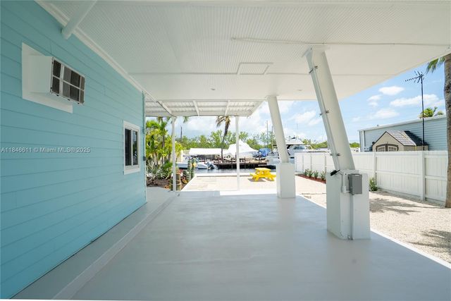 415 Big Pine Rd, Key Largo, FL 33037