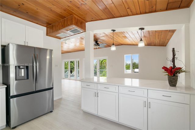 415 Big Pine Rd, Key Largo, FL 33037