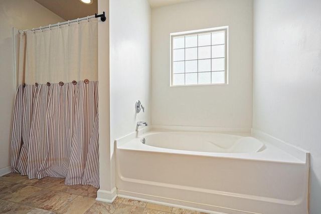 402 Wilshire Court, Acworth, GA 30102