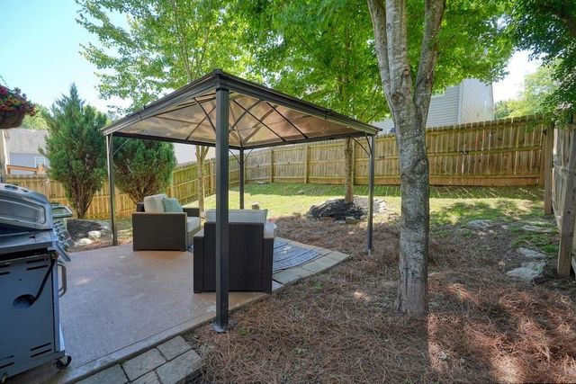 402 Wilshire Court, Acworth, GA 30102