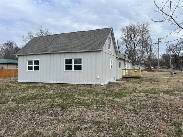 4703 N Hifner Street, Independence, MO 64058